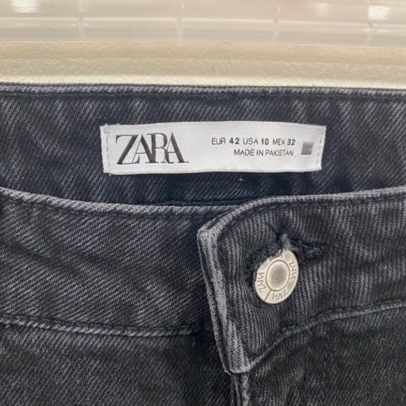 ZARA High Waisted Classic Mom Jeans - Picture 4 of 4